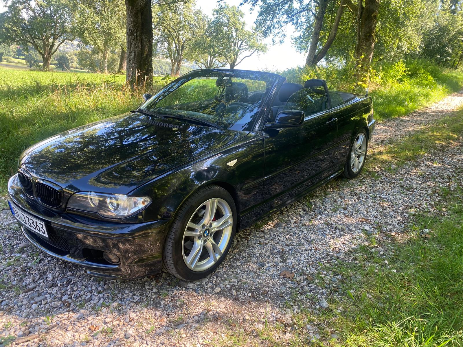 BMW 320i Schwarz